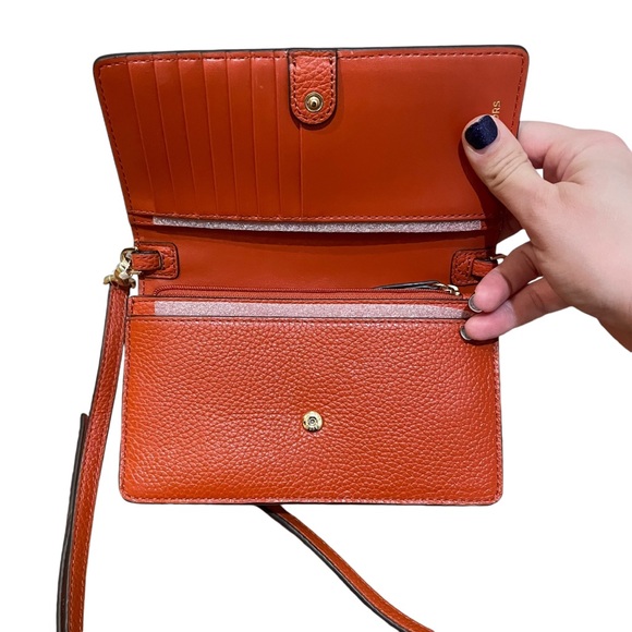 Michael Kors Jet Set Small Pebbled Leather Smartphone Convertible Crossbody Bag - Picture 6 of 9